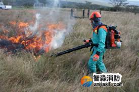 他給消防員送飲品，結果消防員找上門對他說